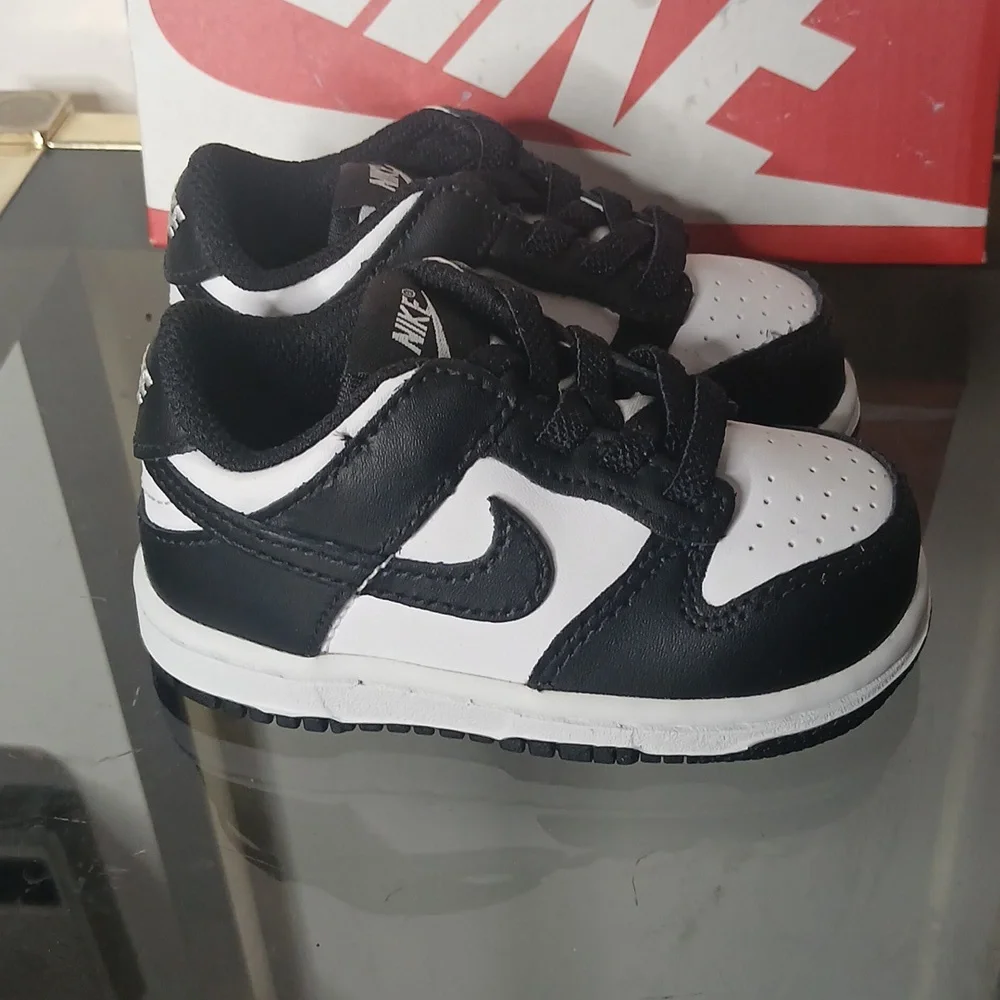 Nike Dunk Low Black And White (Panda) Size 5c - Picture 5 of 16